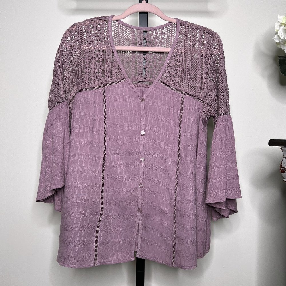 Lilac Purple Blouse - Lace Shoulders - Buttons - Feminine Ruffle Sleeve - Medium